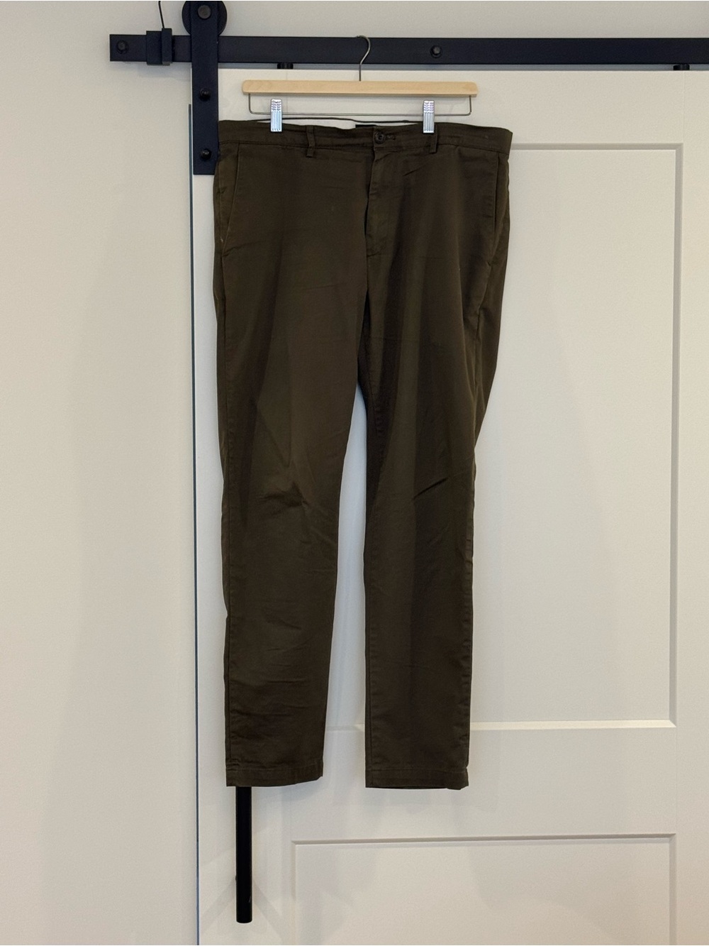 Club Monaco Olive Green Connor Chinos